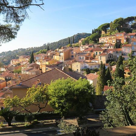 Snug Holiday Home In Bormes Les Mimosas With Pool Екстериор снимка