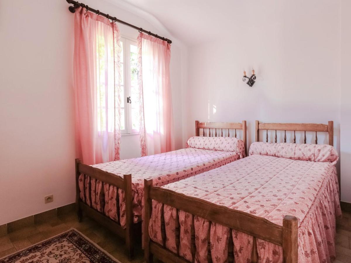 Snug Holiday Home In Bormes Les Mimosas With Pool Екстериор снимка