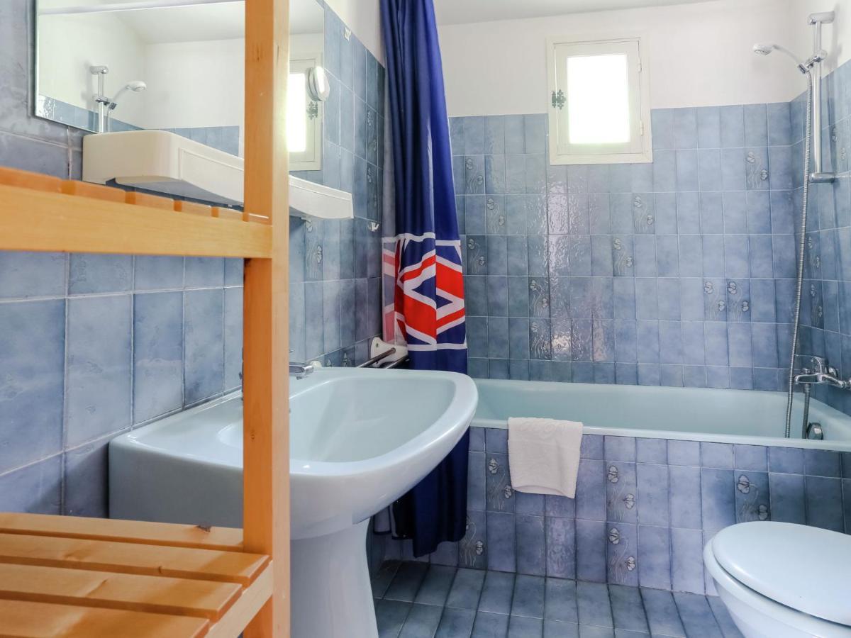 Snug Holiday Home In Bormes Les Mimosas With Pool Екстериор снимка