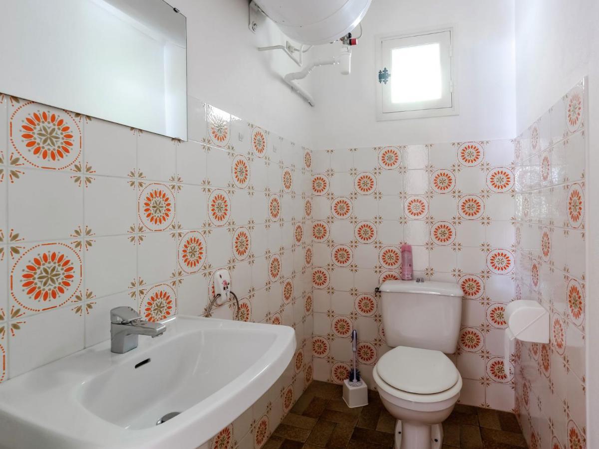 Snug Holiday Home In Bormes Les Mimosas With Pool Екстериор снимка