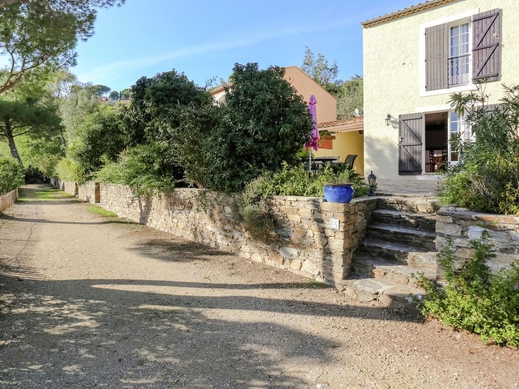 Snug Holiday Home In Bormes Les Mimosas With Pool Екстериор снимка
